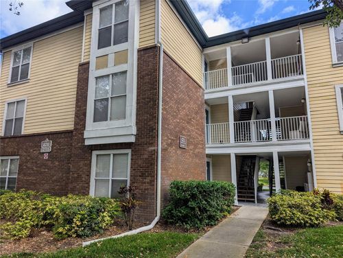 111-4211 Chatham Oak Ct, TAMPA, FL, 33624-5182 | Card Image