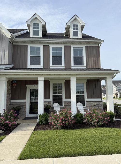 11761 Kentucky St, Crown Point, IN, 46307-7380 | Card Image