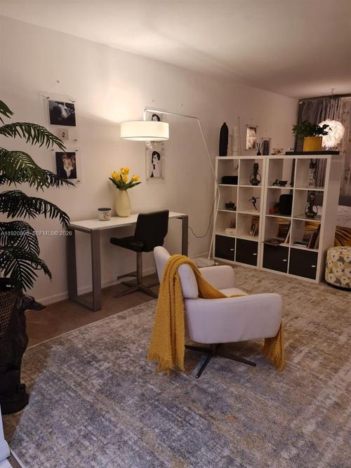 apt-206-999 Brickell Bay Dr, Miami, FL, 33131-2912 | Card Image