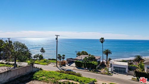 314 N Las Casas Ave, Pacific Palisades, CA, 90272-3306 | Card Image