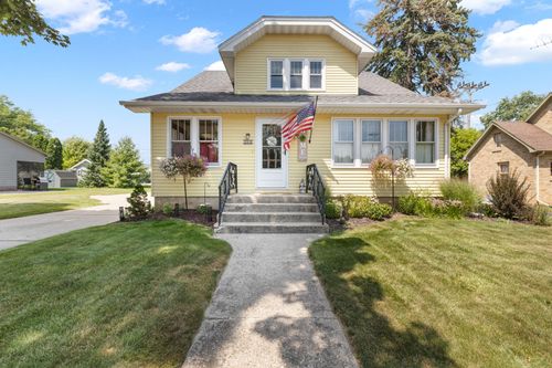 208 North Ave, Kewaskum, WI, 53040-9132 | Card Image