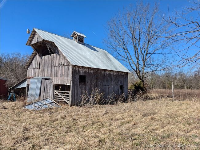 6140 N White River Rd, Home with 6 bedrooms, 2 bathrooms and null parking in Campbellsburg IN | Image 8