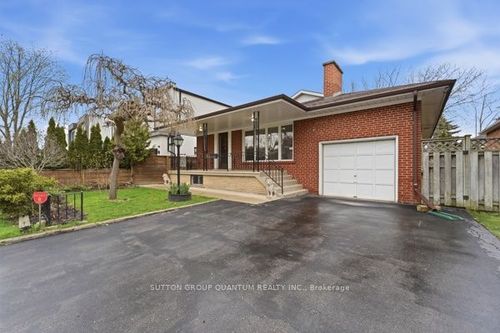 61 Forest Ave, Mississauga, ON, L5G1L3 | Card Image