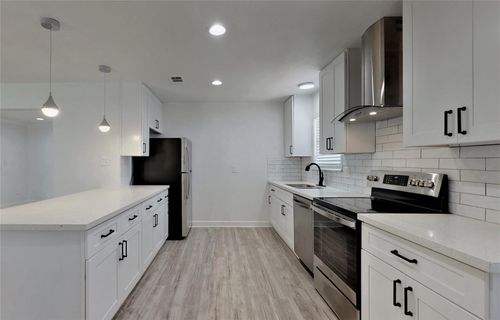 9023 Dunlap St, Houston, TX, 77074-7623 | Card Image