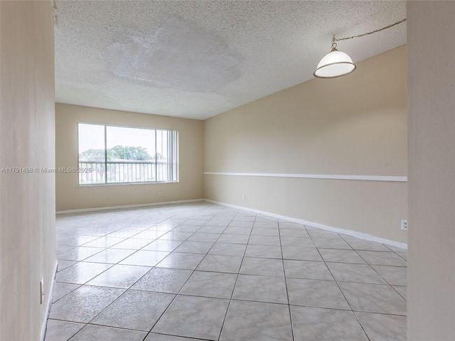 I - 10106 Twin Lakes Dr, Condo with 2 bedrooms, 2 bathrooms and null parking in Coral Springs FL | Image 10