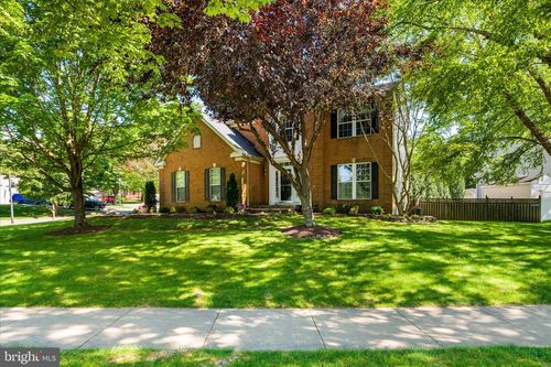 8 Royal Crown Ct, GERMANTOWN, MD, 20876-3930 | Card Image
