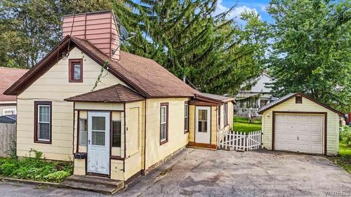 22 Works Pl, Lockport, NY, 14094-4643 | Card Image
