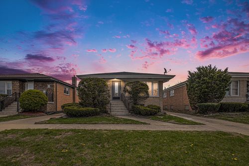 627 Paxton Ave, Calumet City, IL, 60409-3833 | Card Image