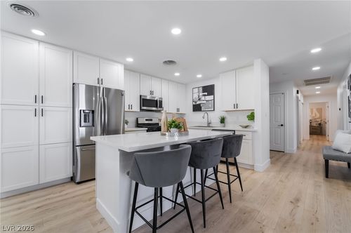431 Scenic Dr, Henderson, NV, 89002-8355 | Card Image