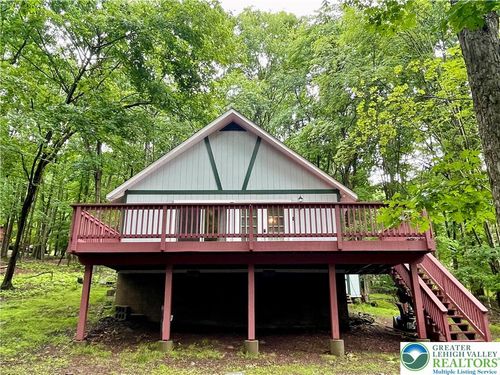 38 Vacation Dr, White Haven, PA, 18661-2761 | Card Image
