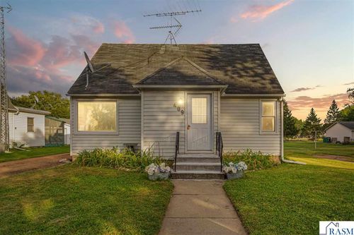 409 S 5th St, Le Sueur, MN, 56058-2212 | Card Image