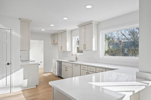 1676 Miller Farms Rd, Germantown, TN, 38138-2023 | Card Image