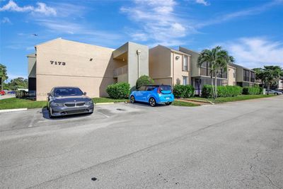 115B - 7173 Orange Dr, Condo with 2 bedrooms, 2 bathrooms and null parking in Davie FL | Image 2