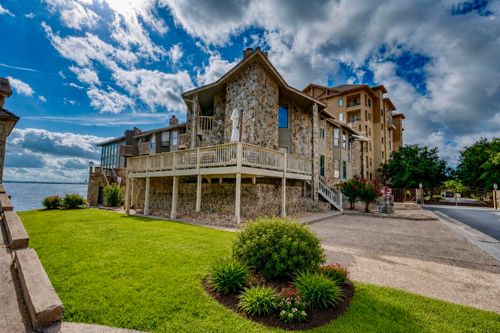 1101 The Cape Rd, Horseshoe Bay, TX, 78657-2316 | Card Image