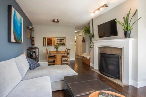 211-8460 Jellicoe St, Vancouver, BC, V5S4S8 | Card Image