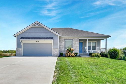 18833 Redbud Ln, Spring Hill, KS, 66083-4579 | Card Image