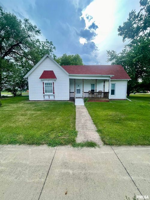 514 S Hun St, Colchester, IL, 62326-1132 | Card Image