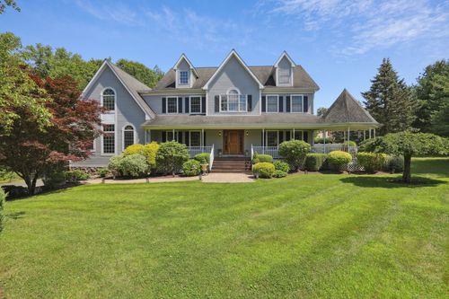 25 Encampment Pl, Ridgefield, CT, 06877-1123 | Card Image