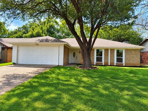 2231 Park Springs Ct, Arlington, TX, 76013-5701 | Card Image