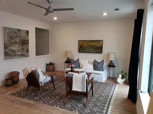 apt-204-1402 Pillow St, Nashville, TN, 37203-5718 | Card Image