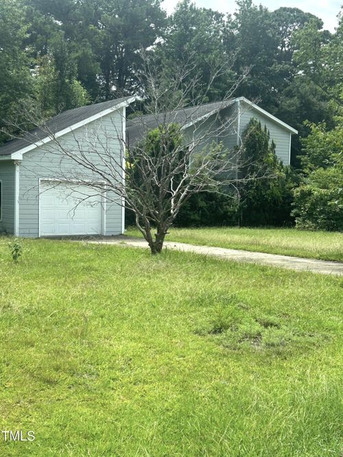 200 Saddlewood Dr, Goldsboro, NC, 27534-8772 | Card Image