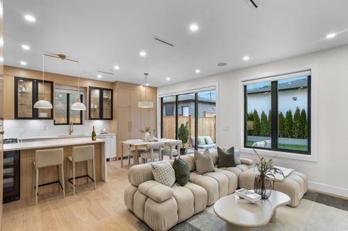 2-165 E 45th Ave, Vancouver, BC, V5W1W8 | Card Image