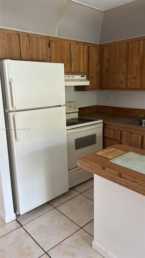 apt-203-415 Nw 210th St, Miami Gardens, FL, 33169-2140 | Card Image