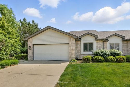 10935 Barbs Way, Orland Park, IL, 60467-8778 | Card Image