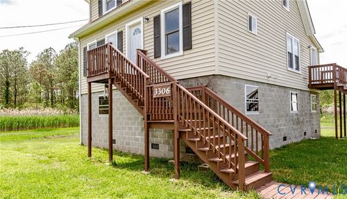 3306 Browns Bay Rd, Hayes, VA, 23072-4218 | Card Image