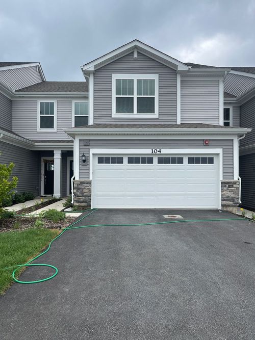 104 Henderson St, Oswego, IL, 60543 | Card Image