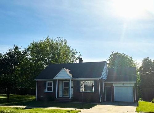 817 Broad St, Conneaut, OH, 44030-1754 | Card Image