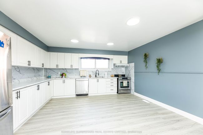13 Thistle Down Blvd, Condo with 4 bedrooms, 3 bathrooms and 1 parking in Toronto ON | Image 9