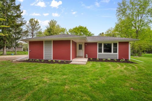 3013 El Camino Dr, Cedarburg, WI, 53012-9449 | Card Image