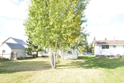 115 1 Ave Sw, House detached with 2 bedrooms, 1 bathrooms and 2 parking in Falher AB | Image 3