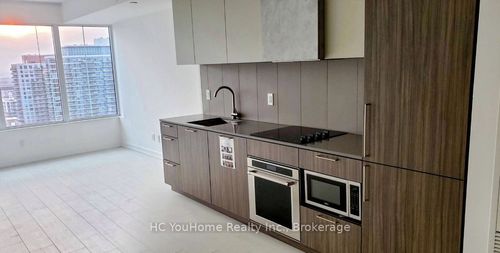 2510-19 Western Battery Rd, Toronto, ON, M6K0E3 | Card Image