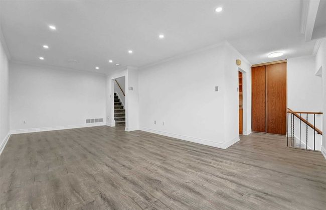 404 Hansen Rd N, House attached with 4 bedrooms, 4 bathrooms and 4 parking in Brampton ON | Image 11