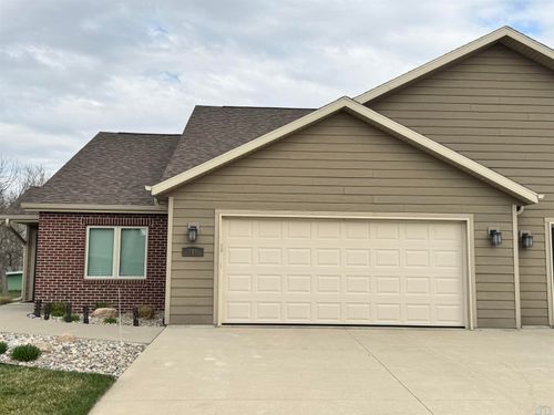 306 Prairie Bluff Dr, Sergeant Bluff, IA, 51054-2501 | Card Image