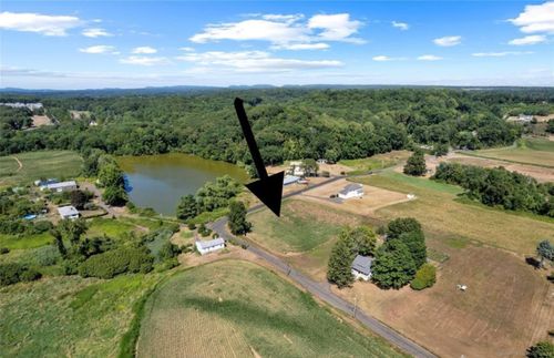 8 Goodsell Rd, North Haven, CT, 06473-1201 | Card Image