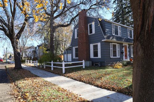 703 Maple St, Alexandria, MN, 56308-1923 | Card Image