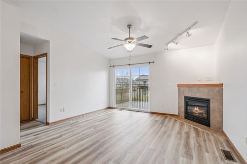 70 Jefferson Ln, North Liberty, IA, 52317-5000 | Card Image