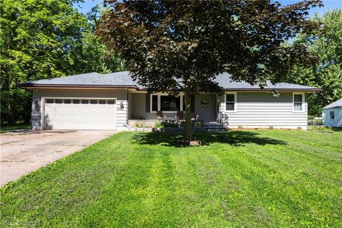 1908 Wallace Ln, Lorain, OH, 44053-1220 | Card Image