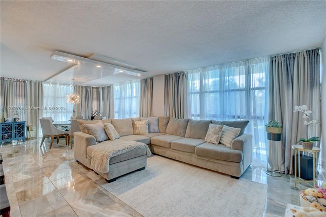 231 - 600 Parkview Dr, Condo with 3 bedrooms, 2 bathrooms and null parking in Hallandale Beach FL | Image 5