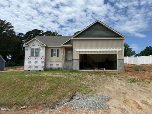 201 Tee Dr, Selma, NC, 27576-2409 | Card Image