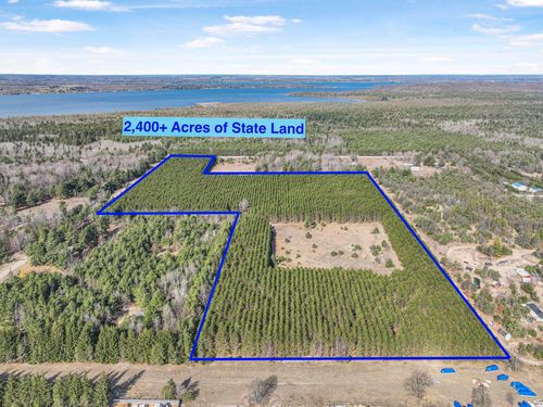 7020 Round Lake Rd Nw, Rapid City, MI, 49676-9494 | Card Image