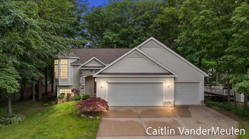 11035 Timberline Dr, Allendale, MI, 49401-9621 | Card Image