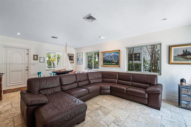 328 Alesio Ave, House other with 3 bedrooms, 2 bathrooms and null parking in Coral Gables FL | Image 8