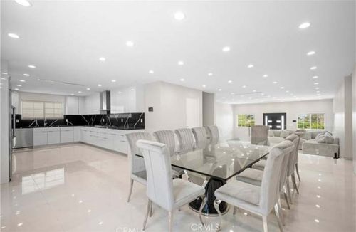 10510 Helendale Ave, Tujunga, CA, 91042-1706 | Card Image