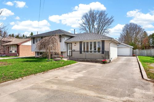 521 Sidney St, Belleville, ON, K8P4A4 | Card Image