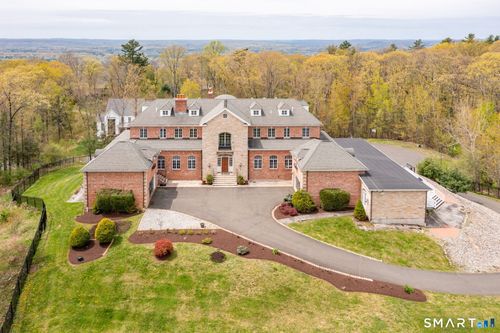40 Parsons Way, Avon, CT, 06001-2539 | Card Image