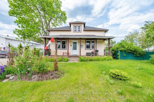 1009 Lake St, Round Lake Centre, ON, K0J2J0 | Card Image